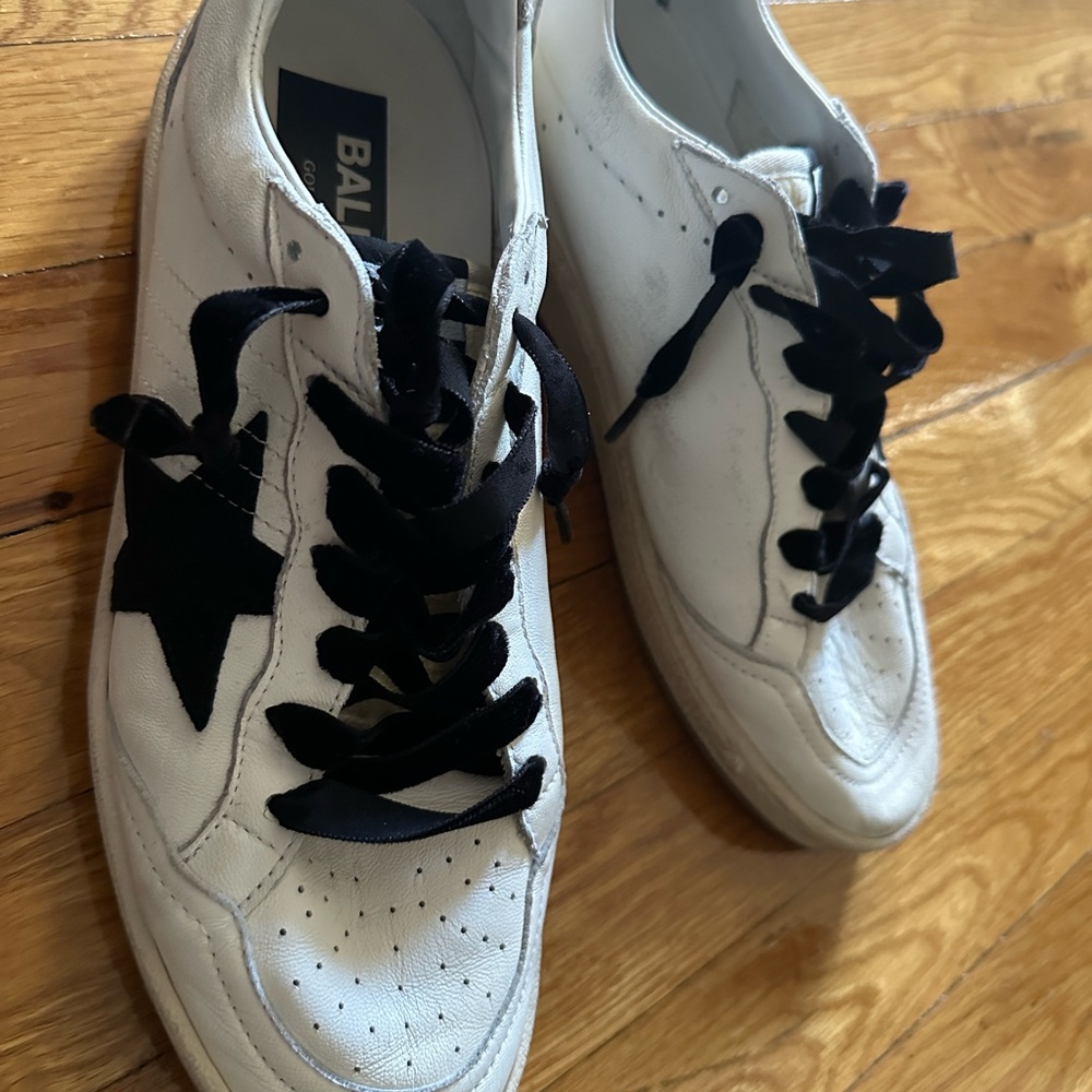 Golden Goose Deluxe Brand - Ball Star Distressed Unisex Sneaker